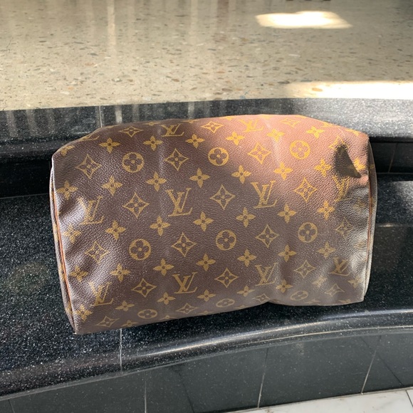 Authentic Louis Vuitton Monogram speedy 30 - Picture 5 of 8